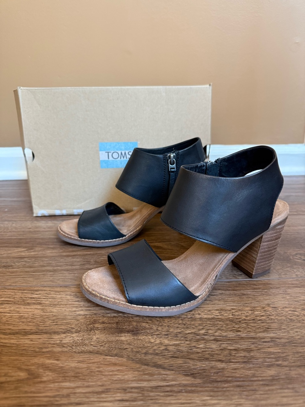 TOMS Majorca Cutout Black Leather Block Heel Sandals